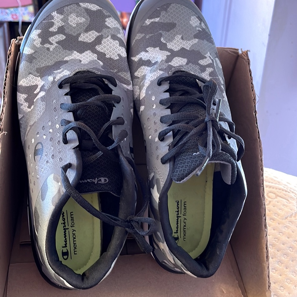 Champion memory form sneakers